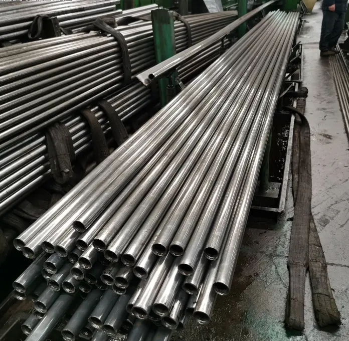 30米长轨道导引车（RGV）用于自动钢管搬运
